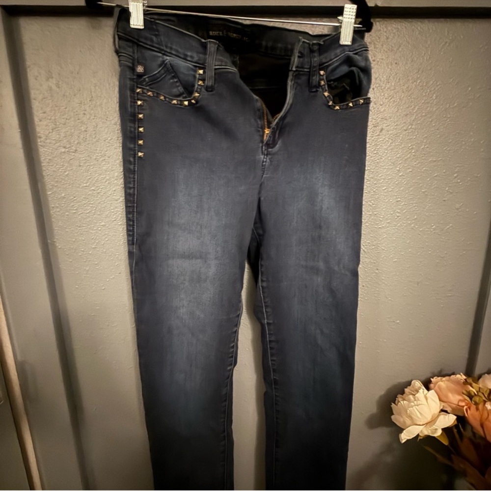 Rock & Republic Blue Skinny Jeans with Embellished Waist